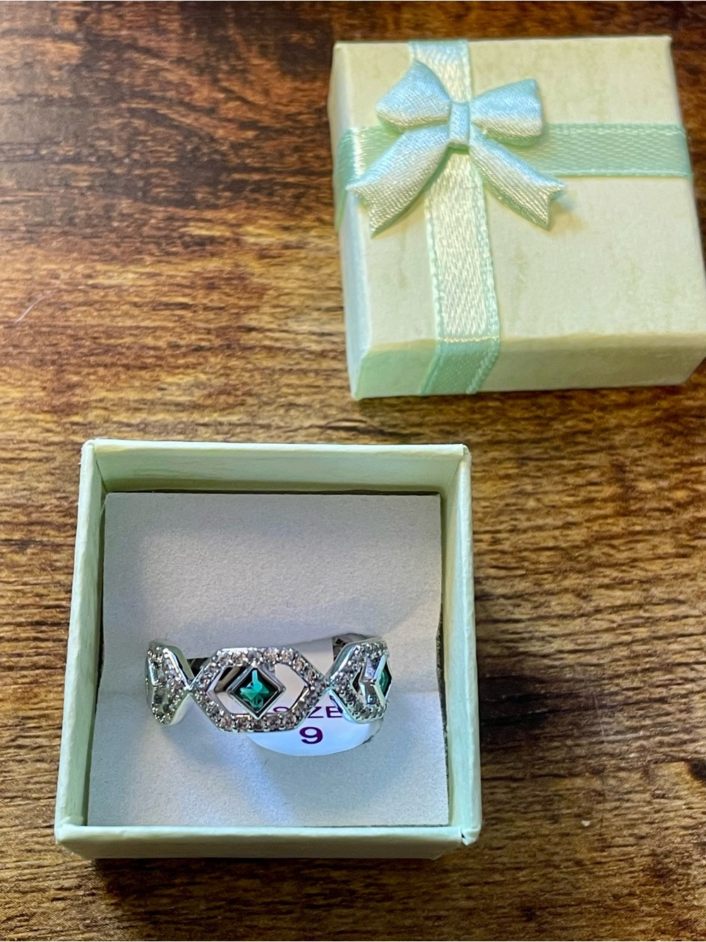 Bomb Party May Birthstone Ring Emerald & Diamond CZ on Rhodium - Size 9